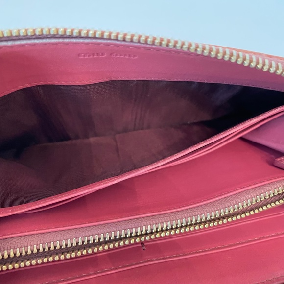 Miu Miu by Prada Pink/Mauve Croc Embossed Zip Around Wallet - Picture 8 of 16